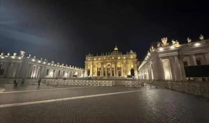 Vatican Heart Leone - Roman Terrace 0*, Rome Italy