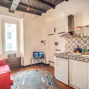  Apartment Lovely Flat In The Heart Of Trastevere