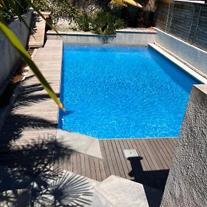  Appartement 2 Pièces Rez-de-jardin Dans Maison Avec Piscine France